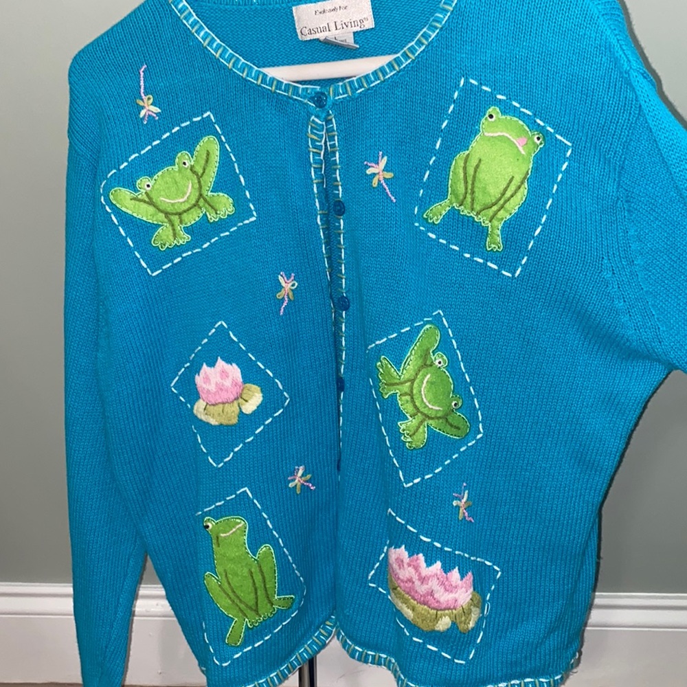 Blue cardigan sweater with frog print